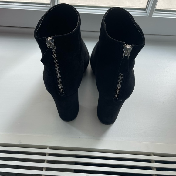 Too big for me… They are a 40 1/2 …Great Winter PRADA Booties ❤️ - Picture 6 of 8